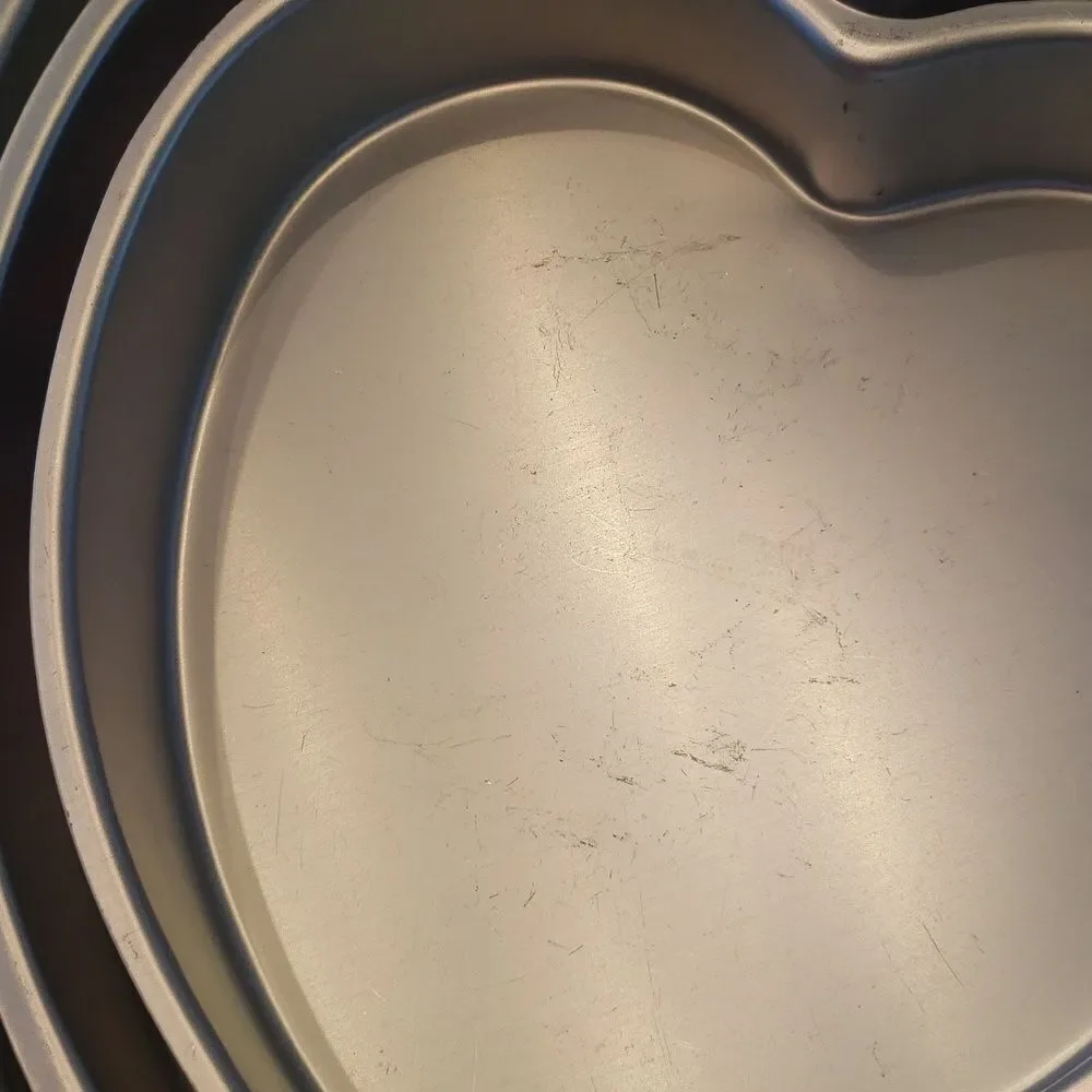Set of 4 Wilton Heart Shaped Cake Pans With 18